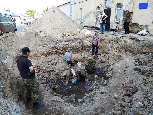 Більше сотні жертв Сталіна: у Луцькій тюрмі розкопують чергову братську могилу