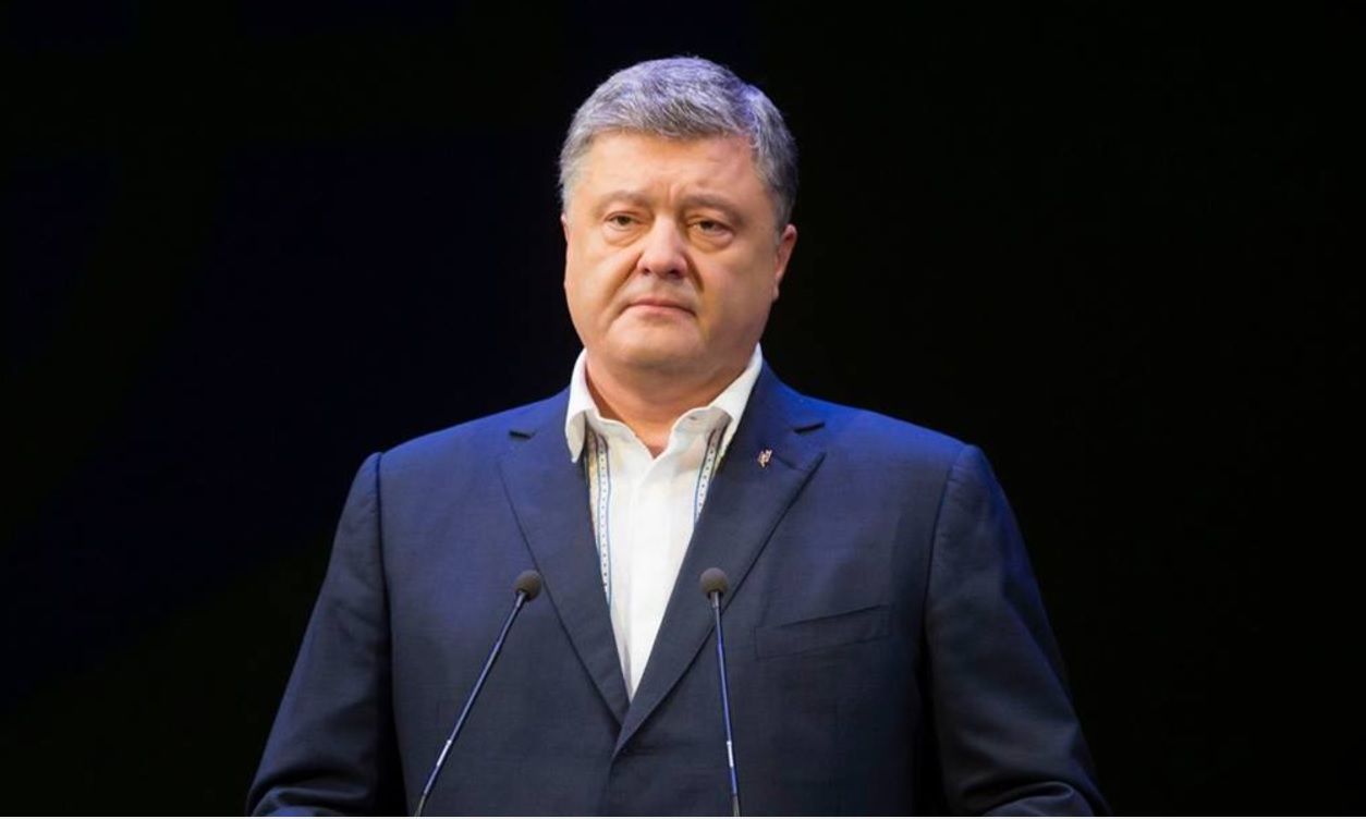 Порошенко нагородив 159 військових
