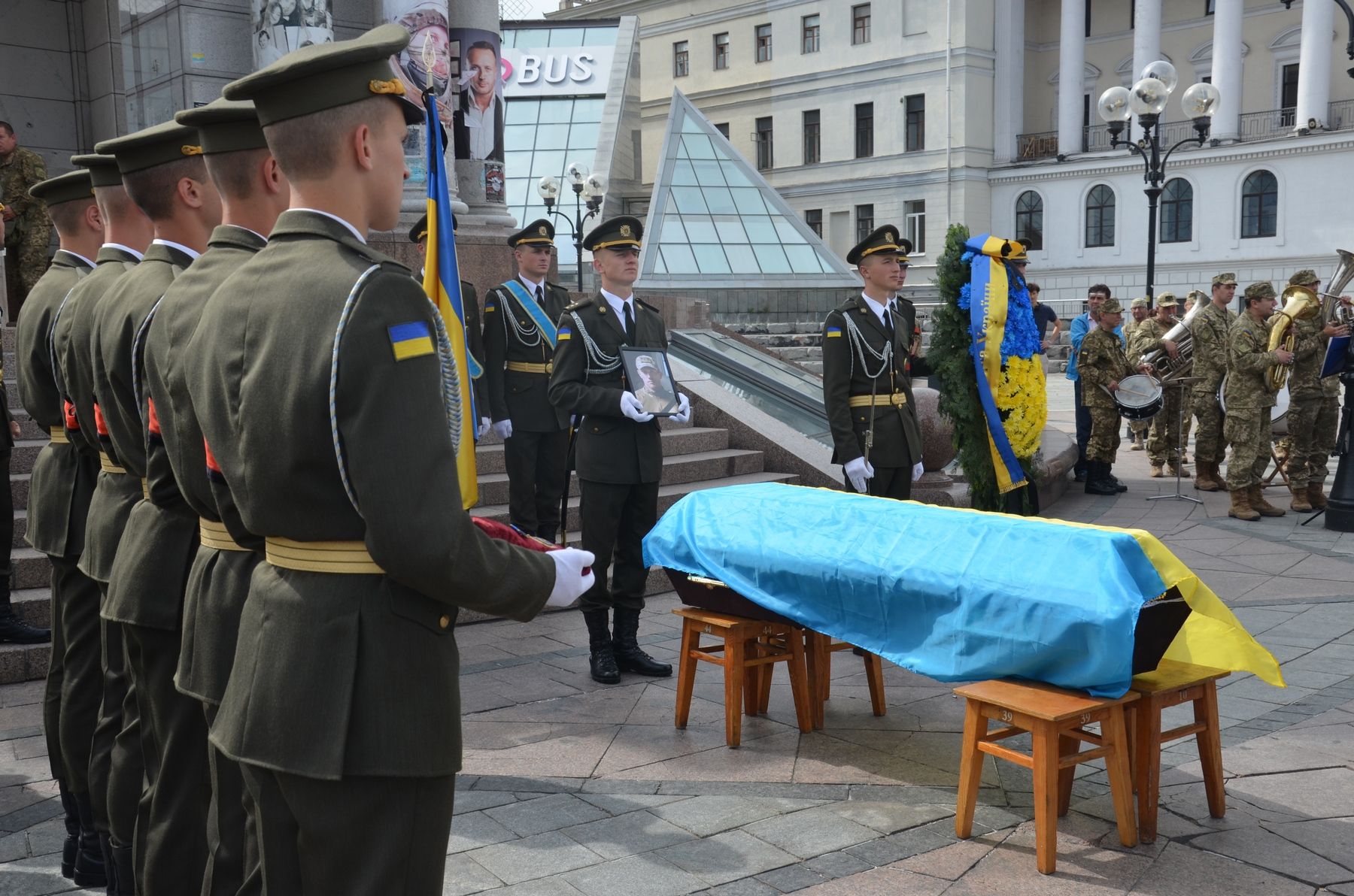 У червні в Україні вбили удвічі більше військових, ніж у травні: повний список загиблих (фото)