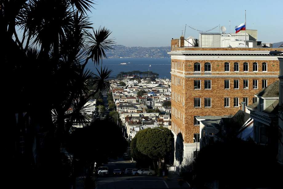 У США російских дипломатів виселили з трьох будівель