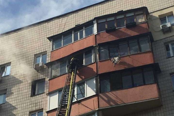 У Києві в пожежі в багатоповерхівці загинув 5-річний хлопчик