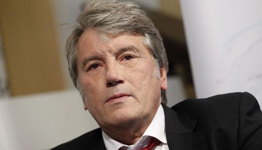 Віктор Ющенко: Україна веде війну на два фронти