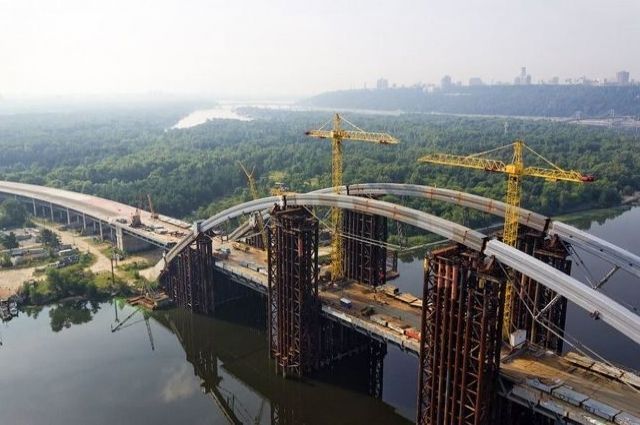 У Києві можуть брати гроші за проїзд мостом через Дніпро