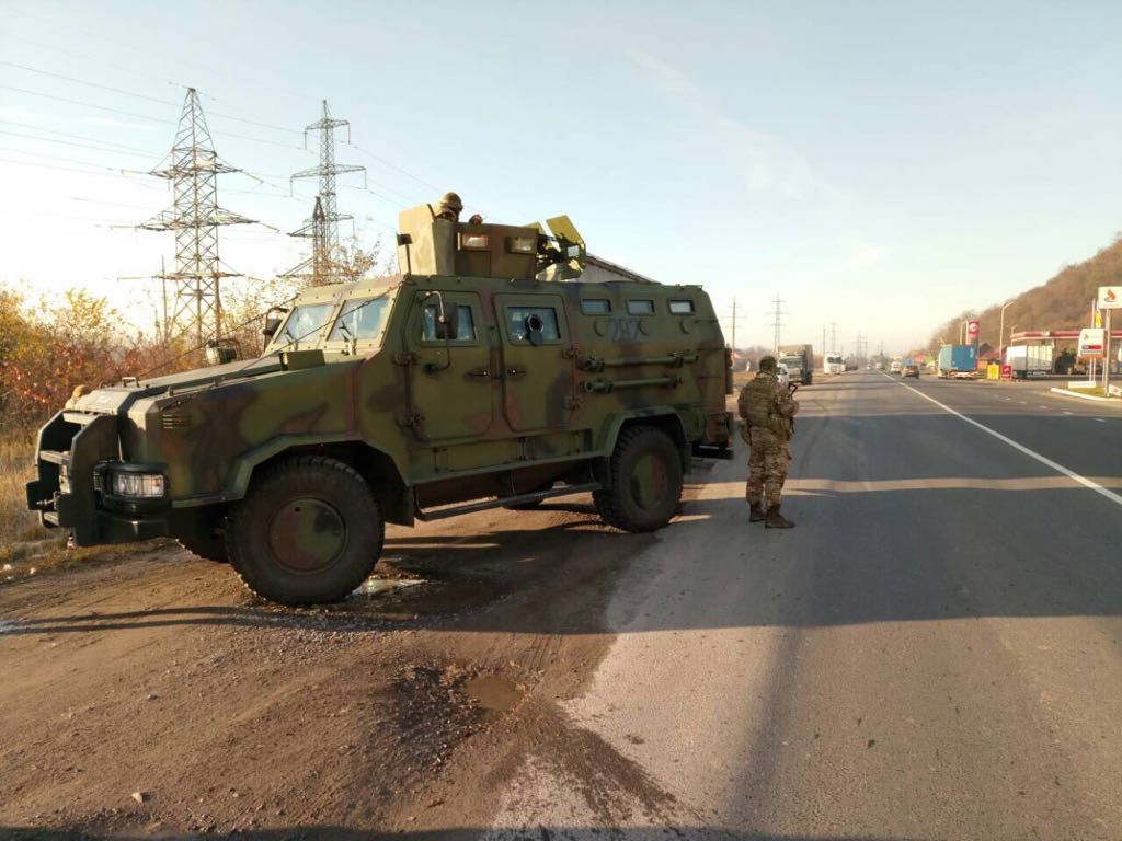 На Закарпатті у власників «приватного кордону» знайшли наркотики в ході спецоперації (фото)