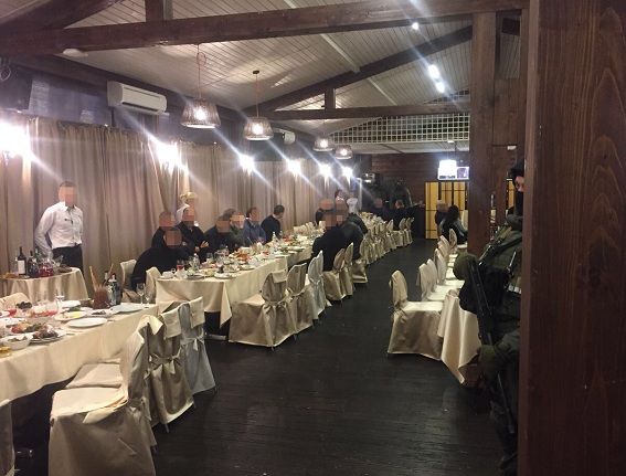У Пущі-Водиці затримали 60 учасників кримінальної «сходки» (фото)