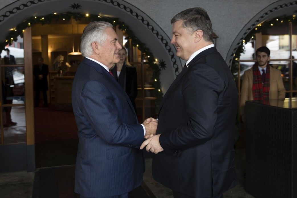 Порошенко і Тіллерсон обговорили етапи поставок зброї в Україну