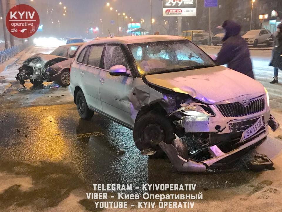 У Києві водій таксі під амфетаміном врізався в автомобіль із вагітною жінкою