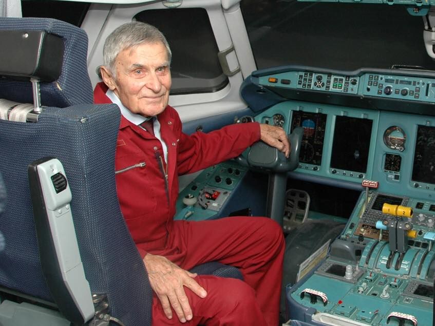 Льотчик-випробувач Юрій Курлін помер у віці 88 років