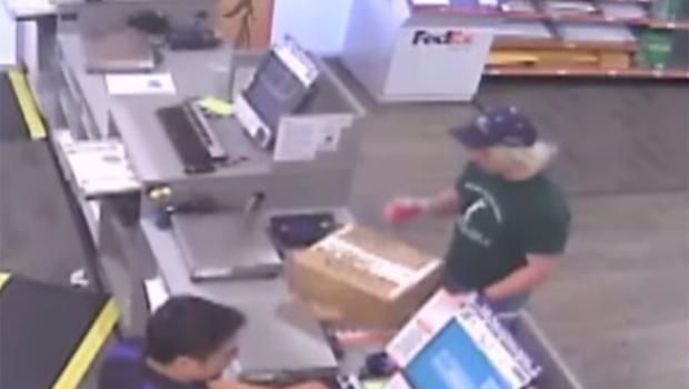 В місті Остін поліція застрелила чоловіка, який відправляв вибухівку поштою