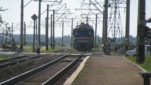 У Криму автобус потрапив під електричку: 5 загиблих