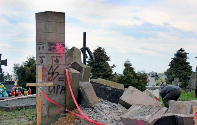 Інститут нацпам'яті Польщі планує розкопки на місці пам'ятника УПА у Грушовичах