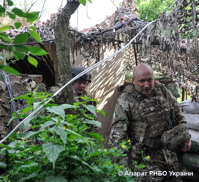 Турчинов попередив про можливий наступ ворога на Донбасі