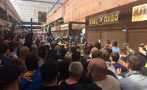 Погром на Лісовій: 34 нападники затримано, С14 відмежовується