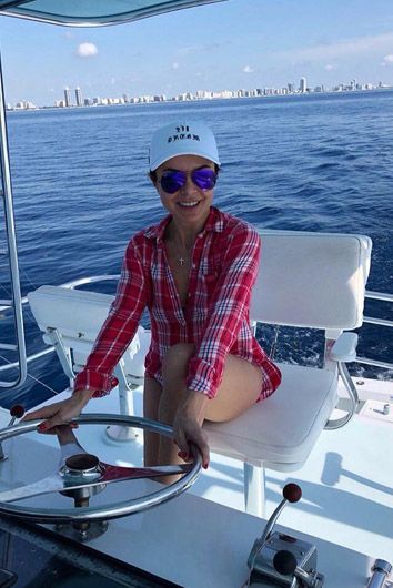 Лілія Подкопаєва похвалилася відпочинком на березі океану в Маямі із нареченим