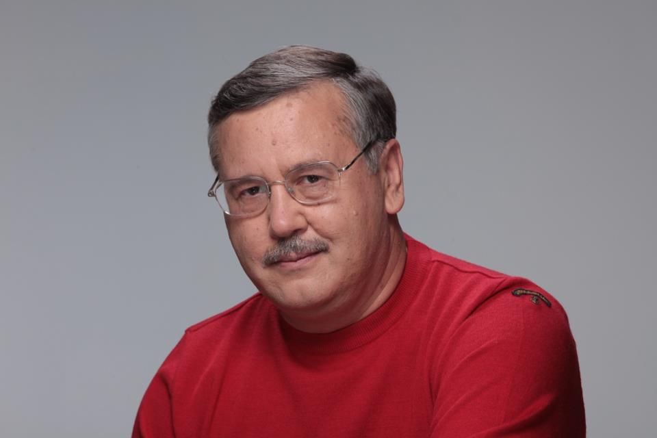 Анатолія Гриценка звинуватили в Росії в закликах підірвати поїзди