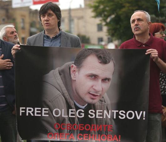 Тюремники погрожують Олегу Сенцову каральною медициною — адвокат