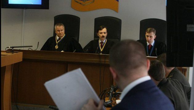 Для Януковича прокурори хочуть 15 років в’язниці за державну зраду