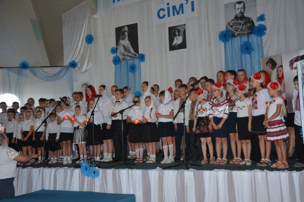Півтисячі дітей під егідою УПЦ Московського патріархату просили вибачення та прославляли Миколу ІІ