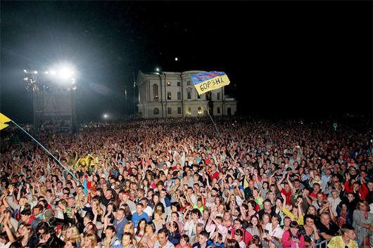 Дав сили Батурин: тисячі українців вшанували ренесанс Незалежності у Гетьманській столиці