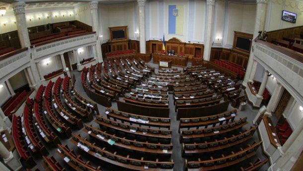 Лише 13 депутатів досиділи у Верховній Раді до дострокового закриття сесії