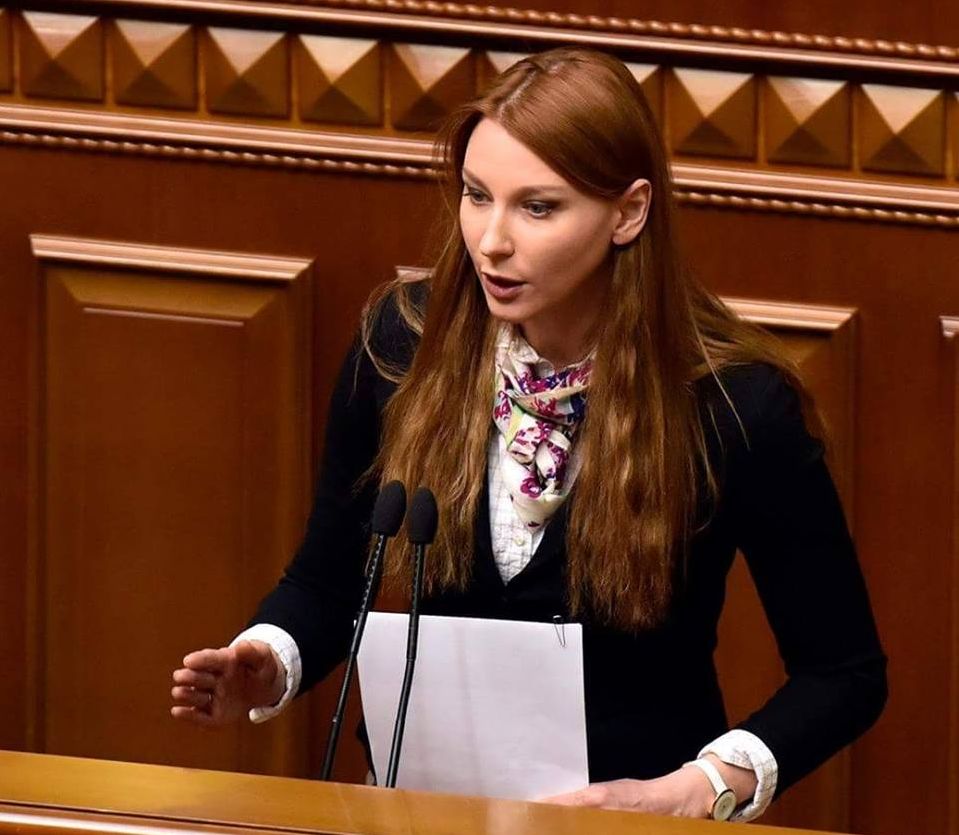 Депутат Ольга Червакова дала пораду Тимошенко, як не витрачатися на вибори і стати президентом «хоч завтра»