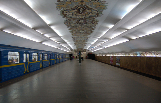 «Підземка» під загрозою: росіяни намагаються відсудити у Київського метрополітену колосальну суму