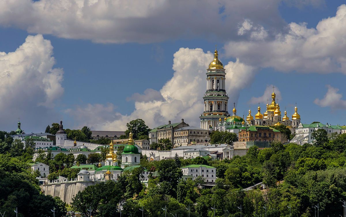 УПЦ МП без дозволів побудувала на території Лаври 16 нових будівель