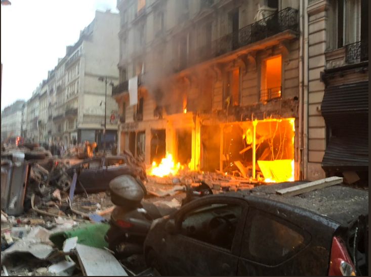 У Парижі в пекарні прогримів потужний вибух: 20 поранених (фото)