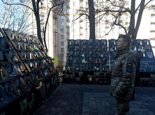 Тиха акція «Ангели пам’яті»: Україна і світ вшановують пам'ять Небесної сотні