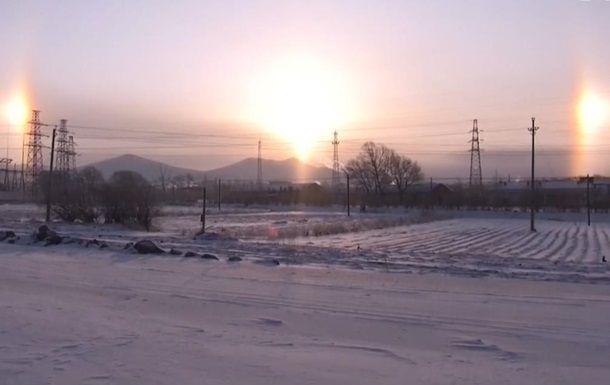 У Китаї зійшли одразу три сонця (відео)
