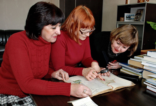 У Черкаському музеї знайшли книгу відгуків, виготовлену зі старовинної карти