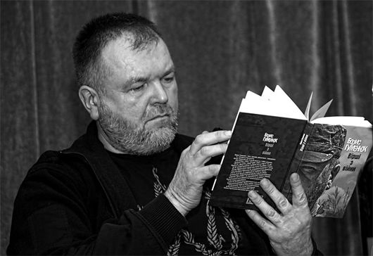 «Сакралізуватиму українського солдата»: кіборг Борис Гуменюк видав новий двотомник творів про війну