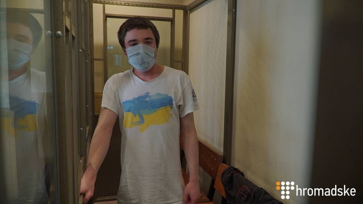 Прокурори просять для політв'язня Гриба 6 років ув'язнення, українцю викликали швидку