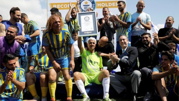 Найстаршим у світі професійним футболістом став 73-річний ізраїльтянин Ісаак Хаїк