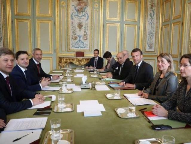 Зеленський зустрівся з президентом Макроном у Парижі на півгодини (оновлено, відео)