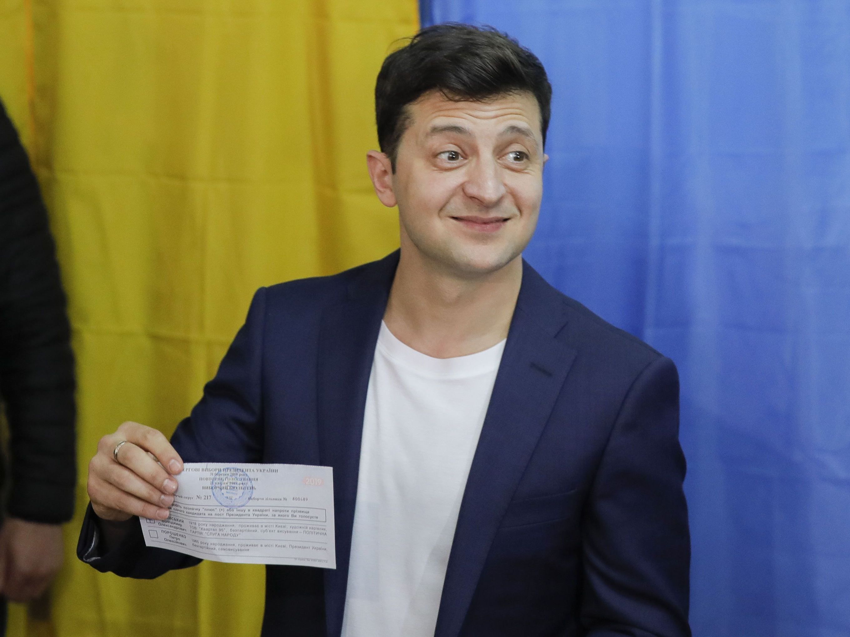 Володимир Зеленський проголосував завдяки сніданку, дружині та Емінему (фото)