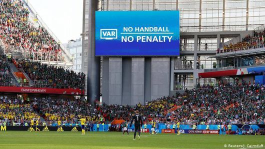 «Відеоасистент» для рефері: в українському футболі обіцяють у найближчому майбутньому запустити систему ВАР