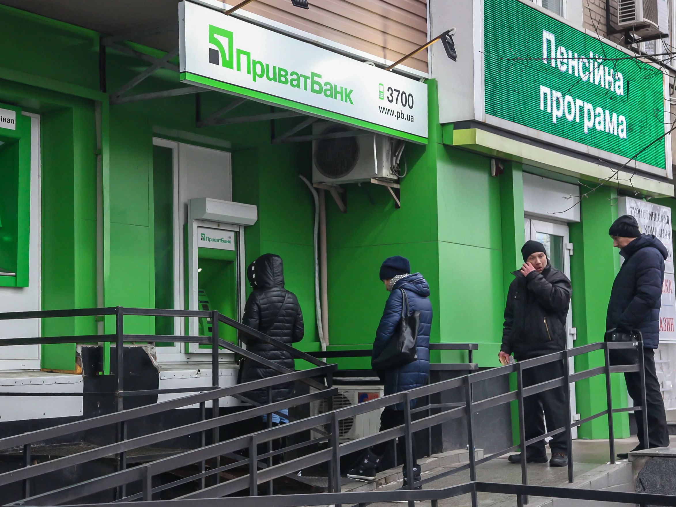 Судді, які схвалили рішення по «Приватбанку», просять справу проти Петра Порошенка
