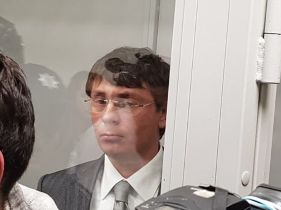 Підозрюваний в енергетичних «схемах» Дмитро Крючков вилетів до Німеччини