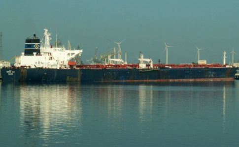 Моряки з затриманого в Єгипті танкера повертаються в Україну