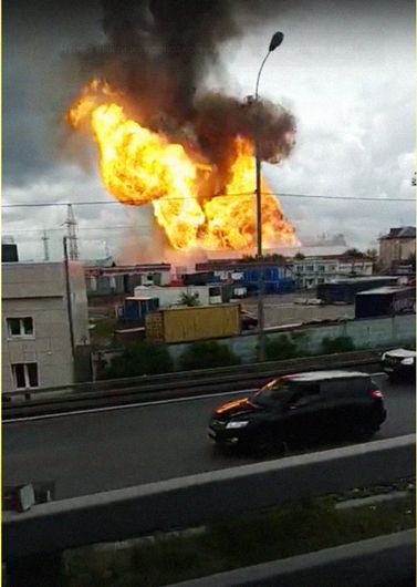 Чорний дим і факел до небес: на станції ТЕЦ у Митищах сталася велика пожежа