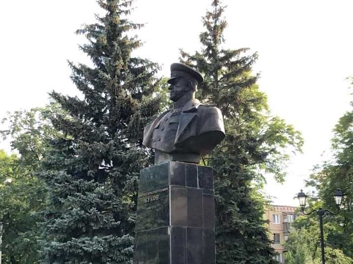 Геннадій Кернес відновив скандальний пам'ятник Жукову в Харкові