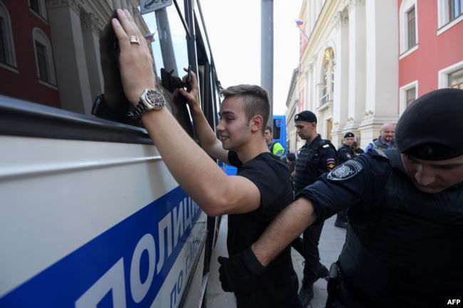 У Москві перед акцією опозиції затримані понад 200 людей