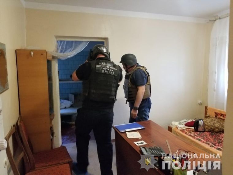 2 людей загинули через вибух гранати в лікарні на Одещині