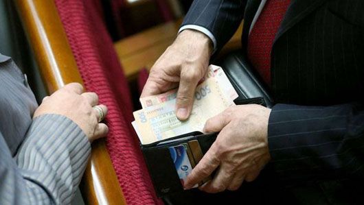 У «Слузі народу» заявляють, що зарплати в 50 тисяч гривень для народних депутатів недостатньо