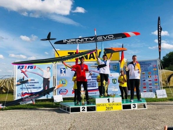 Українець Дашко став чемпіоном світу з авіамодельного спорту