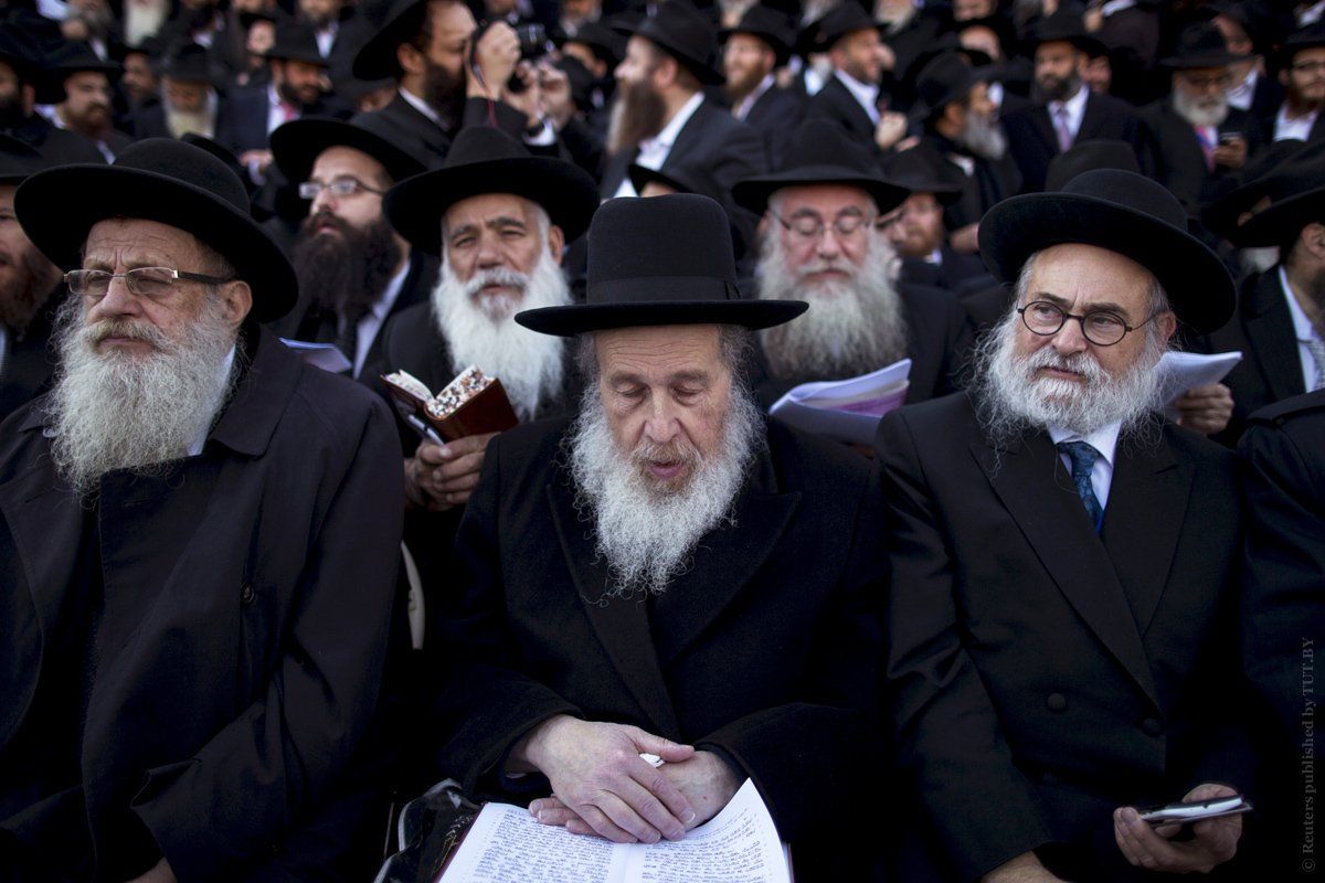 Поліція відкрила справу на власника похоронного бюро через знижки євреям