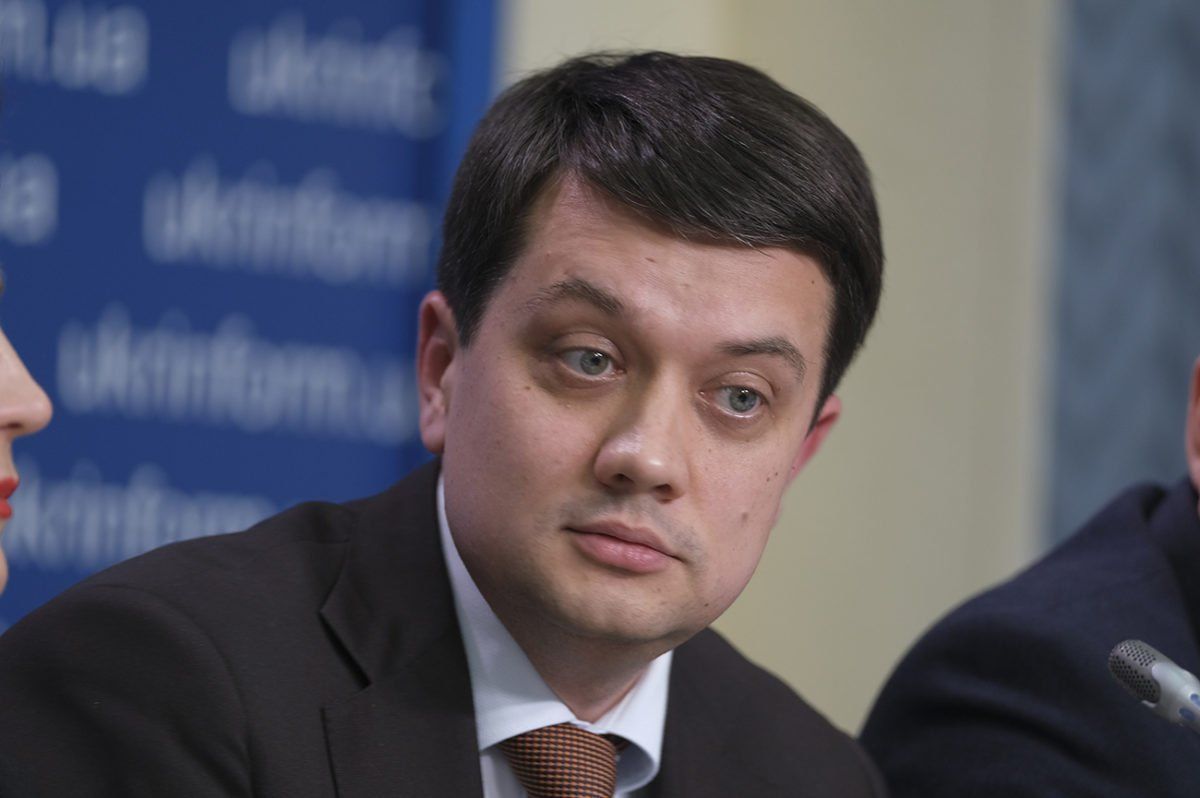 Разумков дорікнув майбутнім народним депутатам за свавілля стосовно розподілу комітетів у Верховній Раді