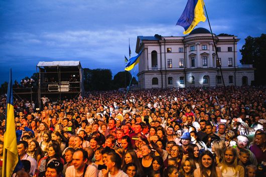 Батурин у День прапора об’єднав близько 20 тисяч шанувальників української історії і культури