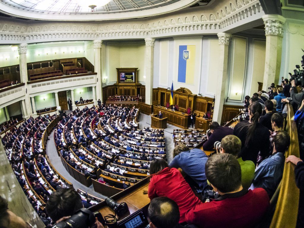 Майбутні народні депутати потренувалися тиснути на кнопку в Раді